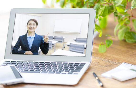 自宅でマンツーマンのそろばん指導が受けられます | 京都のそろばん教室・そろばん学院タイムレスの多彩なサービス